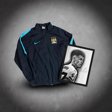 Manchester CITY RETRO Trackjacket S + P. Foden Footy mit Unterschrift